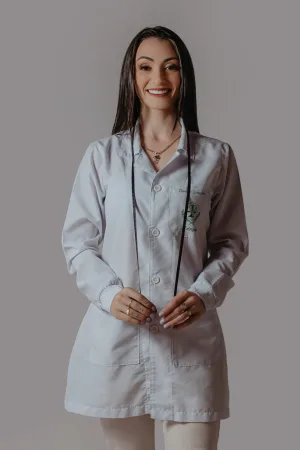 Sou Daniela Schuster, nutricionista, atuo com seriedade, acolhimento e estratégia nutricional.