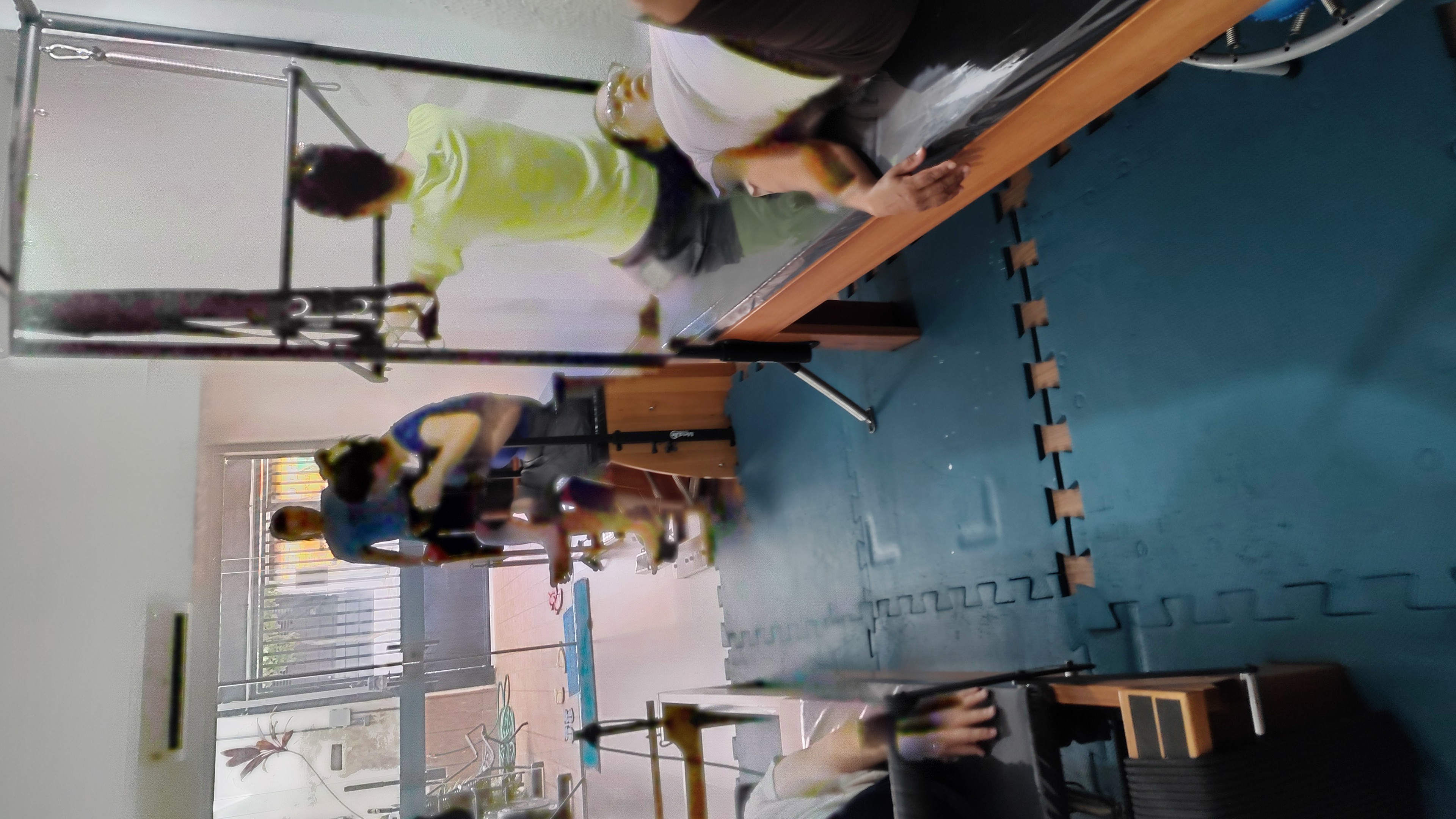 Pilates com equipamentos